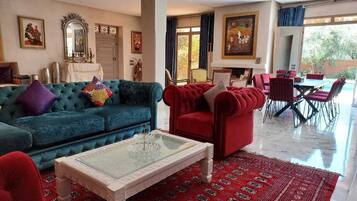 Villa, 4 Bedrooms, Accessible, Smoking | Living room