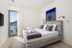 6 bedrooms, iron/ironing board, free WiFi, bed sheets