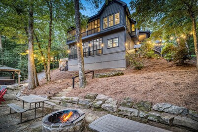 Ultimate FISHING Retreat- private 250 ft water front - Hot Tub, Sauna, Game Room