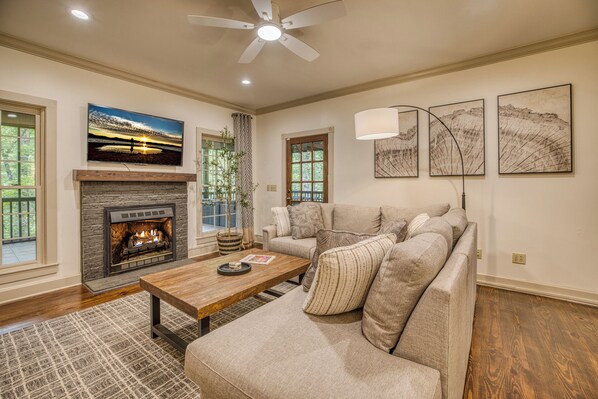 Smart TV, fireplace, video games, table tennis