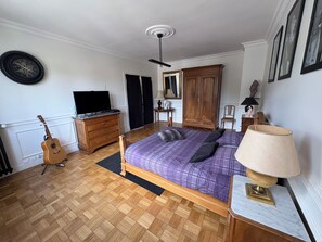 5 Schlafzimmer, Bügeleisen/Bügelbrett, WLAN, Bettwäsche