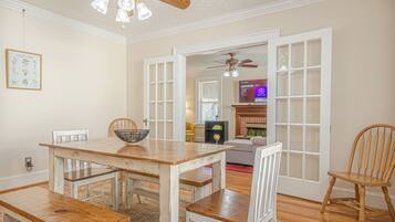 Spiseområde på rommet