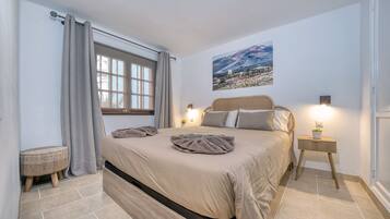 Desk, iron/ironing board, travel crib, free WiFi