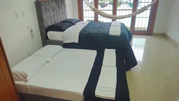 Iron/ironing board, free WiFi