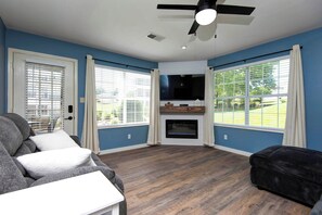 Televisión, chimenea