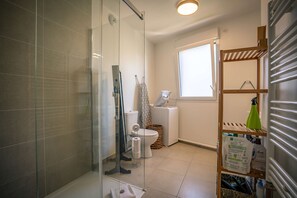 Shower, free toiletries, hair dryer, towels - Le Dock - Moderne, Calme, Metro 14 (Saint-Ouen-sur-Seine)