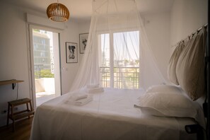 1 bedroom, desk, iron/ironing board, WiFi