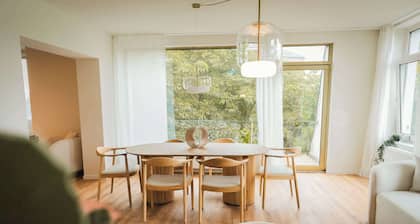 Staylight Penthouse by the French Garden - 7 Min to Old Town