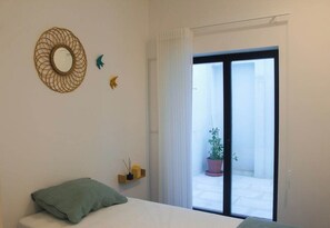 2 bedrooms, iron/ironing board, travel cot, WiFi