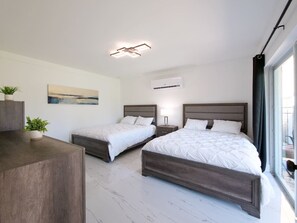 5 bedrooms, iron/ironing board, WiFi, bed sheets