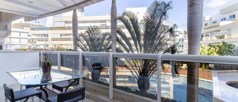 Eenvoudig appartement | Buiten dineren