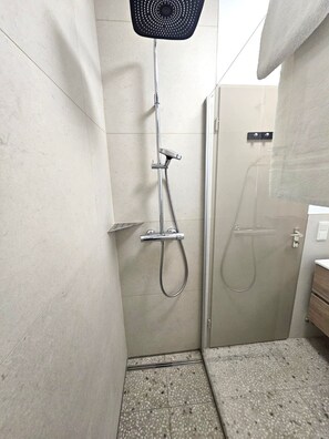 Bathroom - City Studio with outdoor vibes (Luxembourg City)