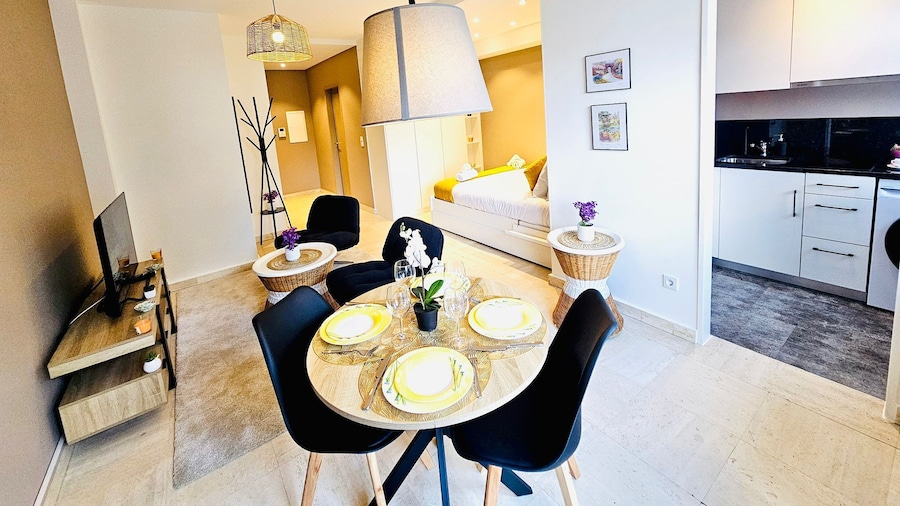 City Studio with outdoor vibes