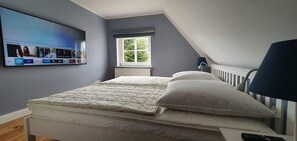 3 bedrooms, iron/ironing board, WiFi