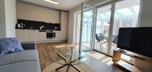 TV, offices - Ferienwohnung Albatros (Wiek)