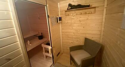 Tiny House mit Sauna am See