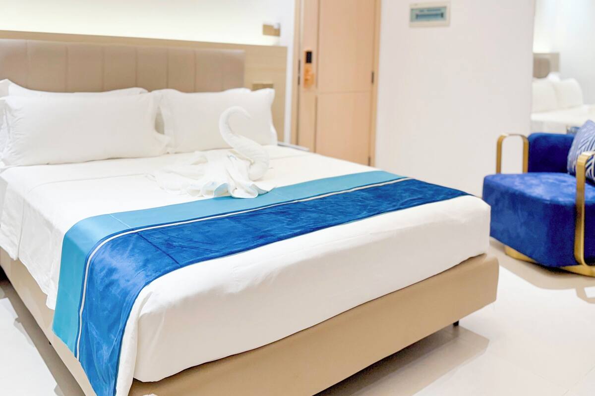 Superior Double Room, Garden View | In-room safe, blackout drapes, iron/ironing board, free WiFi