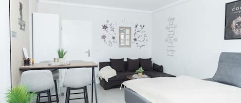1 bedroom, WiFi, bed sheets