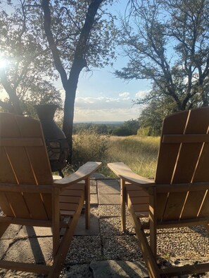 Terrace/patio - Secluded Escape with scenic views & hot tub (BLUFFDALE)