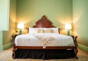 6 bedrooms, iron/ironing board, free WiFi, bed sheets