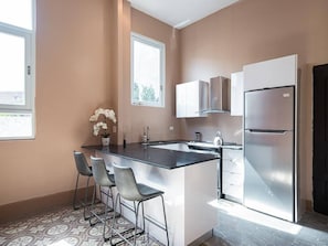 Fridge, microwave, oven, stovetop