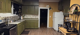 ENTER & ENJOY 3 & 1.5 HOUSE
The Best for Entertainment Purposes & Sleepovers