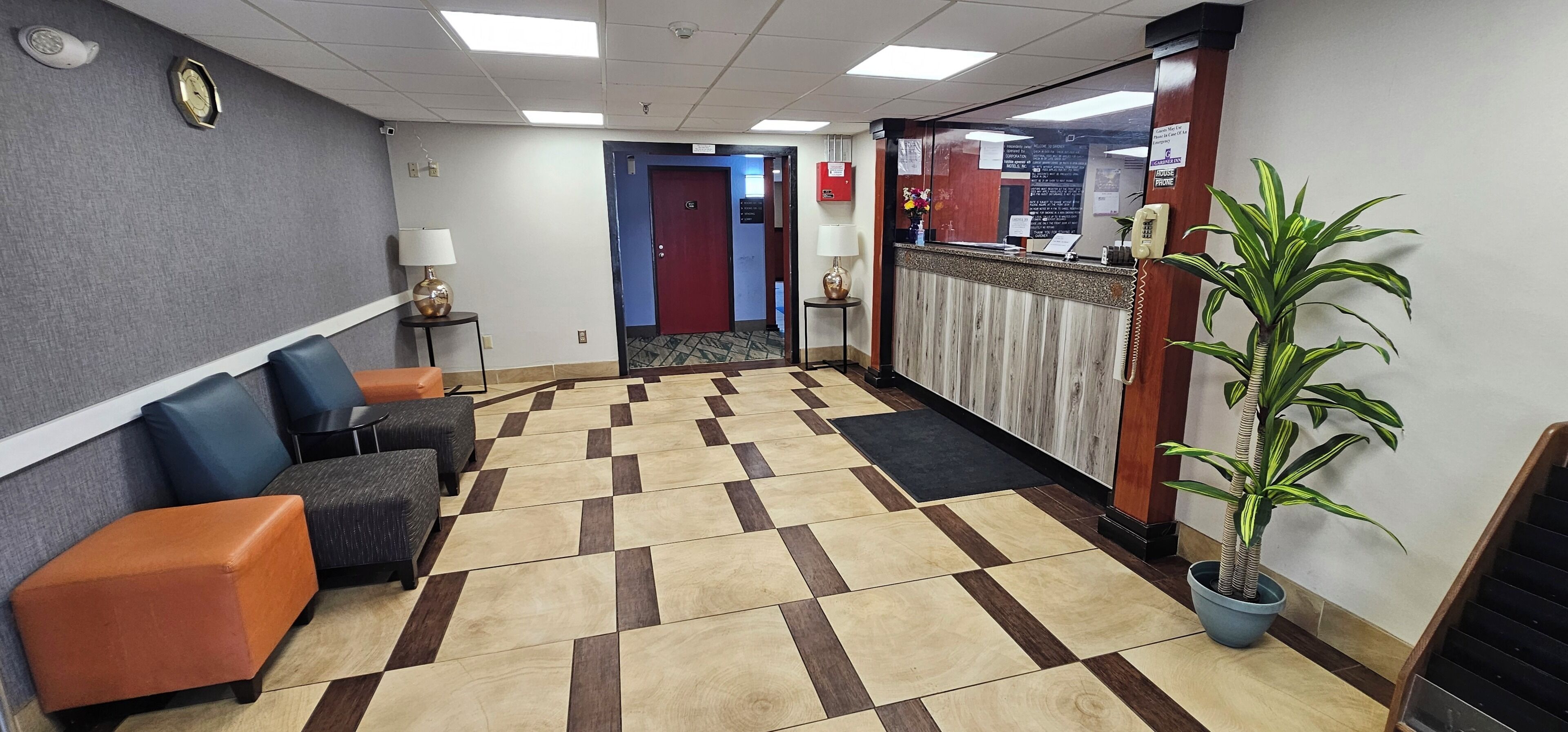 Vista frontal de la propiedad