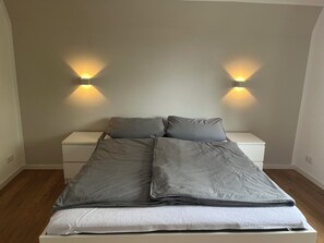 2 Schlafzimmer, Reisekinderbett, WLAN, Bettwäsche