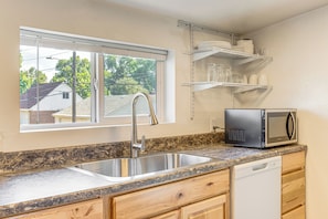 Fridge, microwave, stovetop, dishwasher - 1 Mi to Tennyson St Shops & Eats: Laid-Back Apt (Denver)