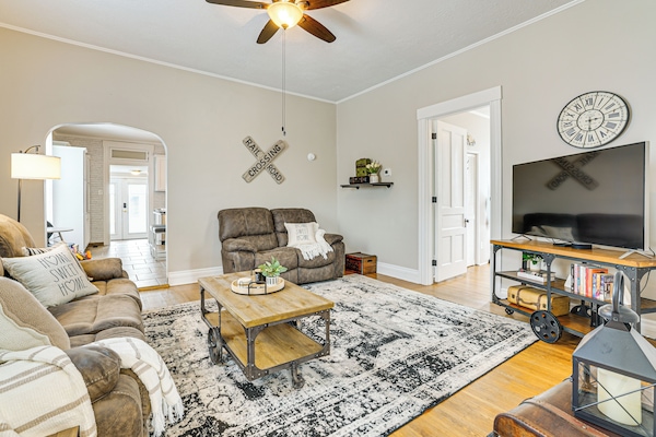 New Albany Vacation Rental | 3BR | 1.5BA | 1,400 Sq Ft | 3 Steps to Enter