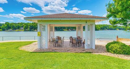 Steps to Smith Mountain Lake: Unit w/ Pool Access!