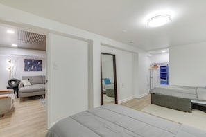 2 bedrooms, iron/ironing board, internet, bed sheets