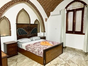 1 chambre, bureau, fer et planche à repasser, Wi-Fi