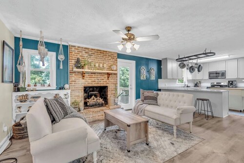 NEW 3BR Retreat • Close to Downtown - Quiet Spot