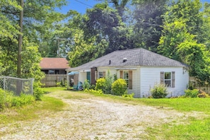 Exterior - Cozy Spot - Perfect for Long Stays - Walk Downtown (Spartanburg)