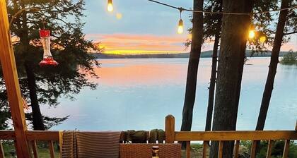 Charming 2-Bedroom Lake Front Cottage with Wi-Fi and A/C on Tranquil Unity Pond