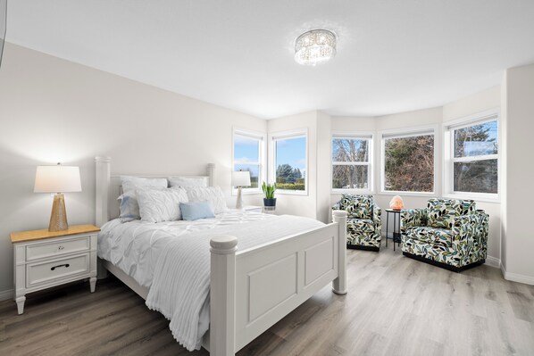 3 chambres, bureau, fer et planche à repasser, accès au Wi-Fi (inclus)