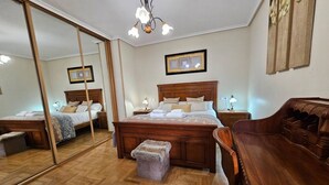 3 bedrooms, iron/ironing board, free WiFi, bed sheets