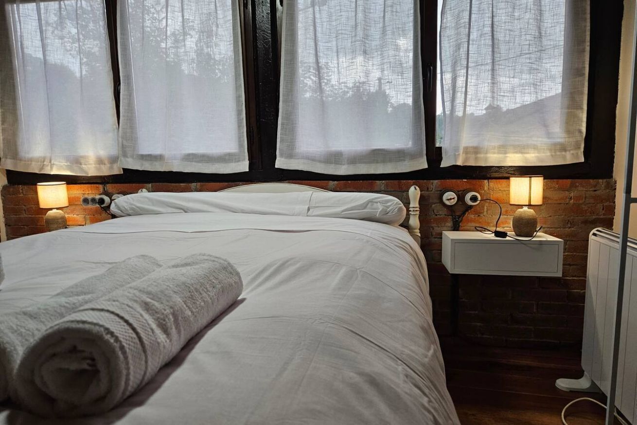 1 bedroom, iron/ironing board, WiFi (free), bed sheets
