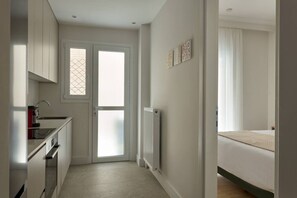 Kühlschrank, Ofen, Herdplatte, Geschirrspüler