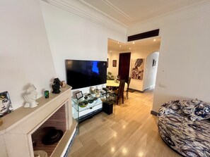 Tv och eldstad