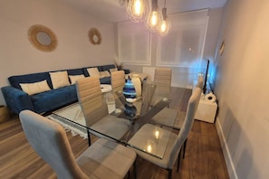Luokittelematon kuva, 4 kautta 30, painike
