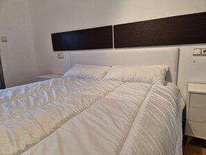2 dormitorios, tabla de planchar con plancha, wifi gratis y ropa de cama