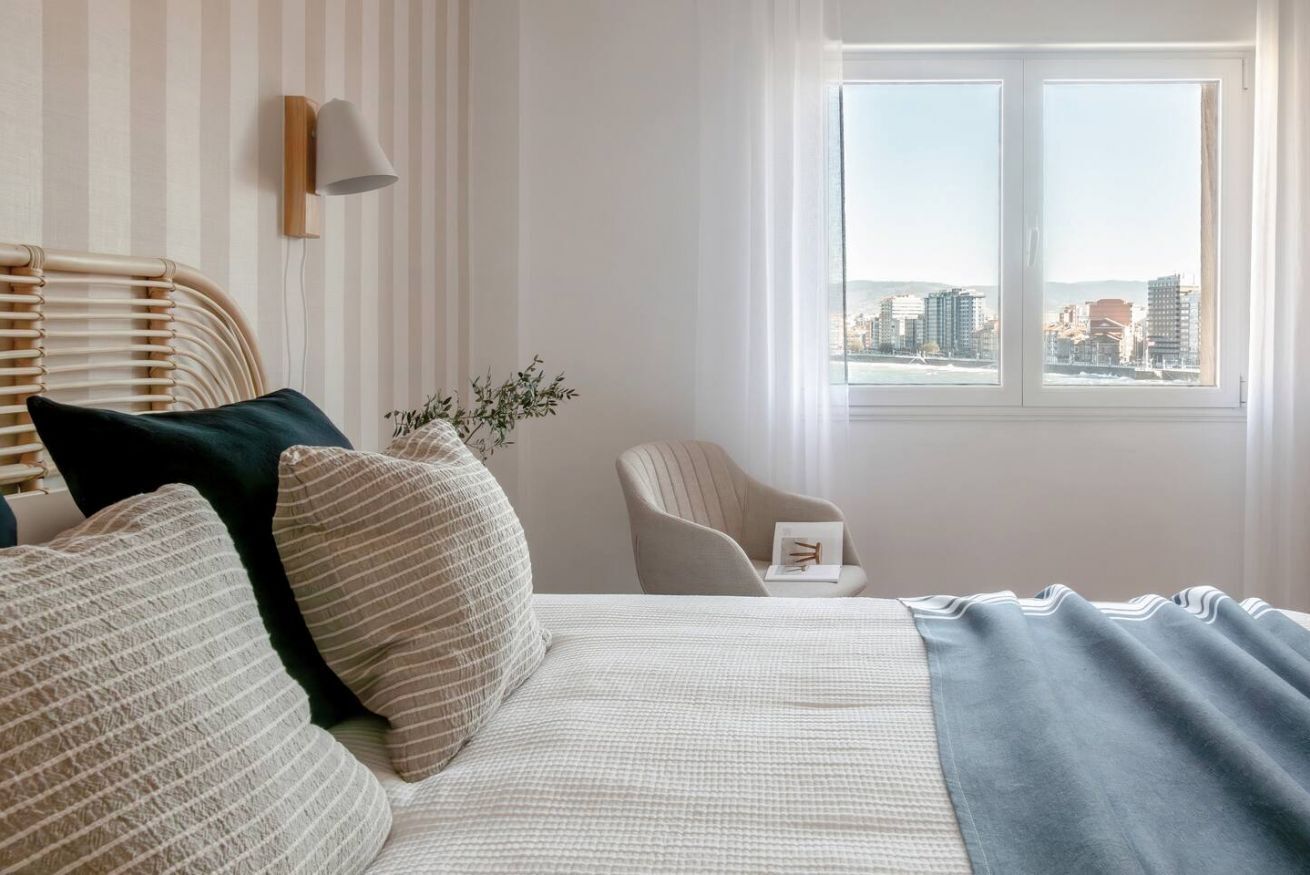 2 bedrooms, iron/ironing board, bed sheets