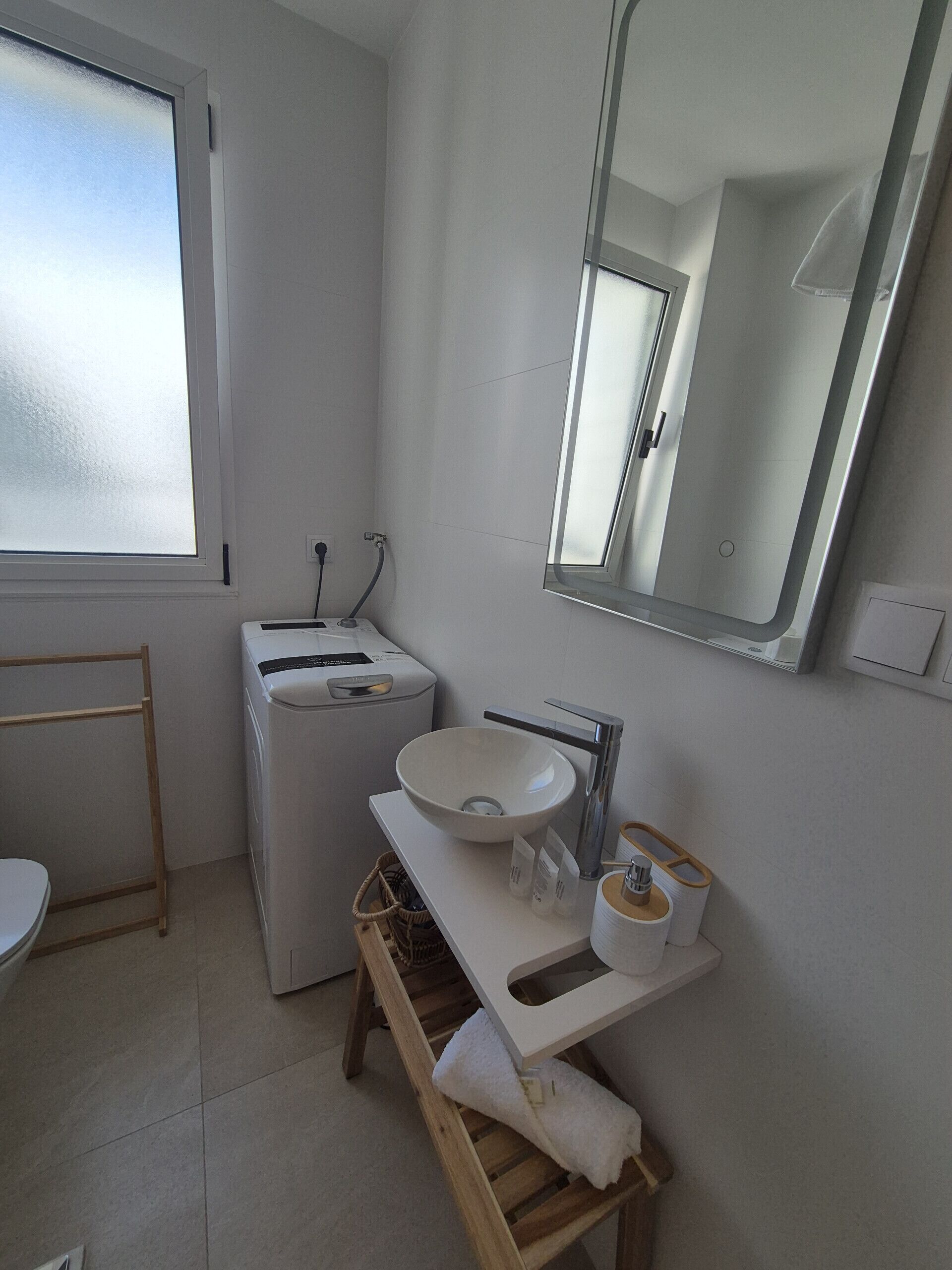 Een douche, een haardroger, handdoeken