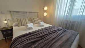 4 chambres, fer et planche à repasser, Wi-Fi gratuit, draps fournis