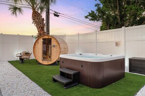 Outdoor spa tub