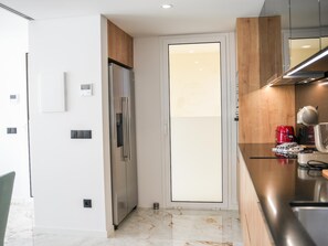 Fridge, microwave, oven, dishwasher