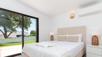 4 bedrooms, iron/ironing board, Internet, bed sheets