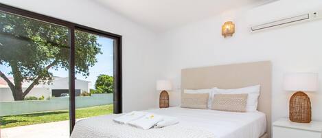 4 chambres, fer et planche à repasser, accès Internet, draps fournis